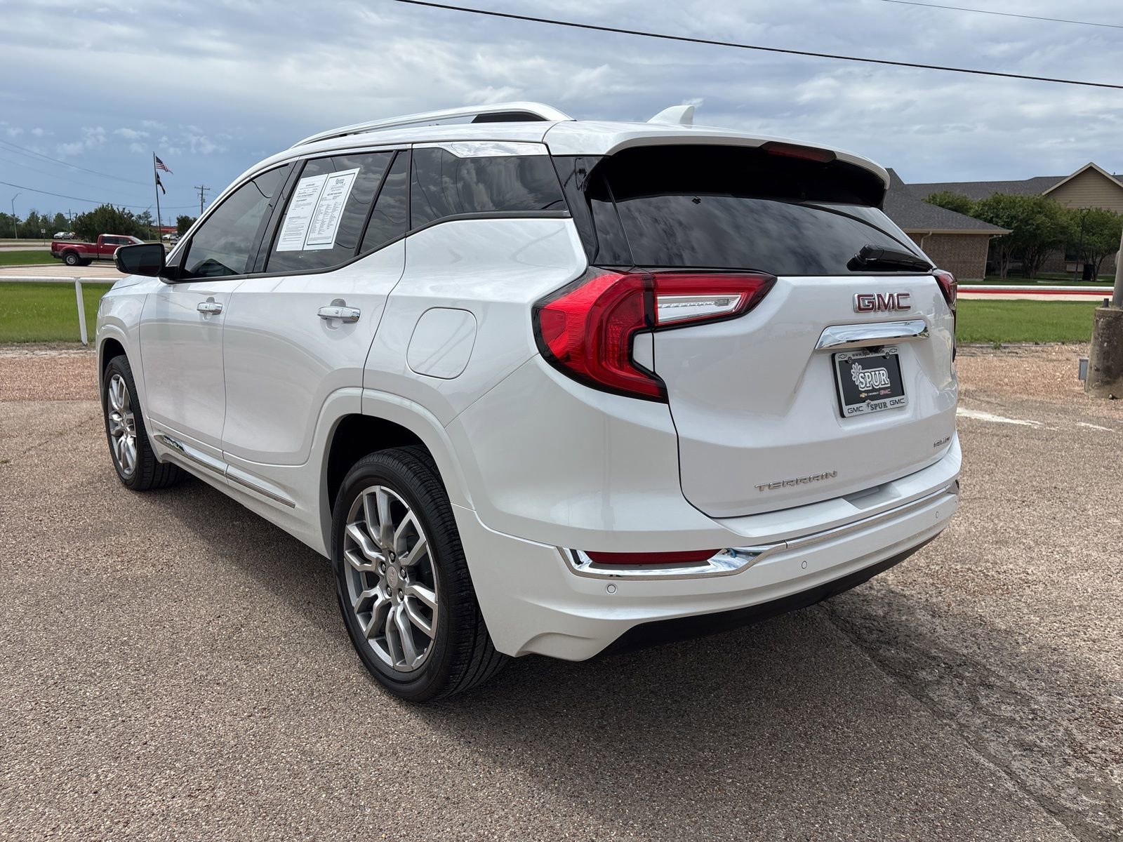 Used 2022 GMC Terrain Denali AWD/4WD image 4