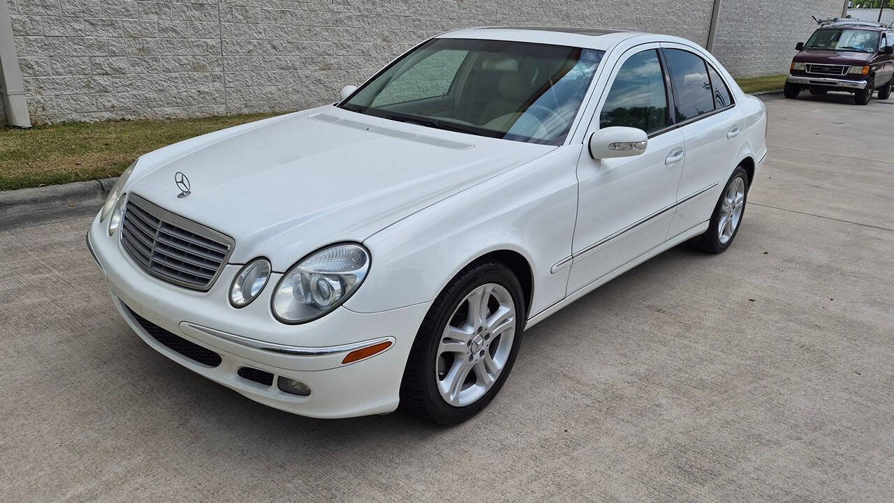 Used 2005 Mercedes-Benz E 500 Sedan image 3