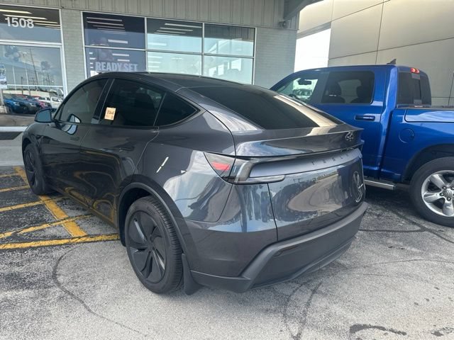 Used 2026 Tesla Model Y Long Range AWD/4WD image 3