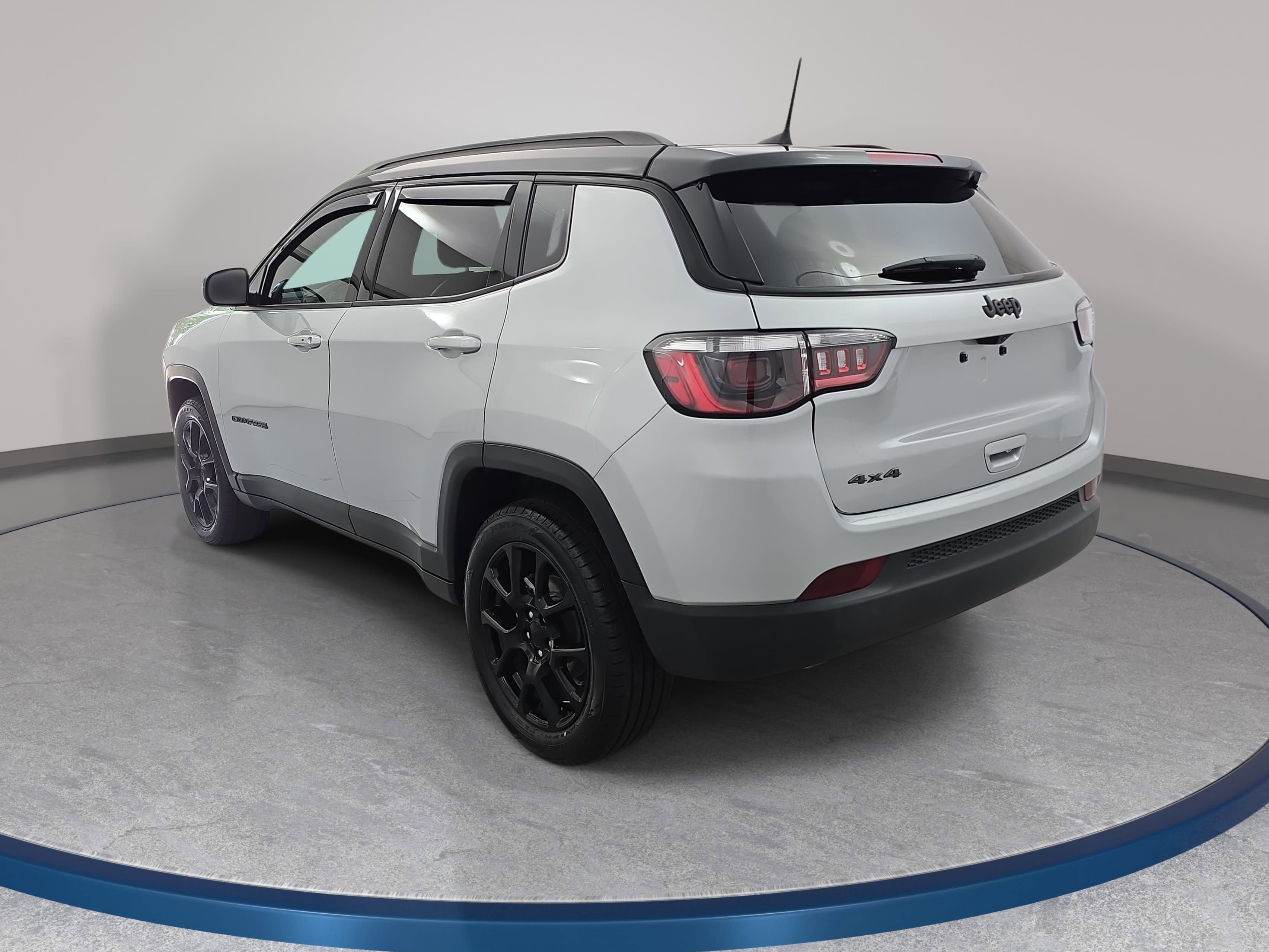 Used 2024 Jeep Compass Latitude w/ Altitude Special Edition AWD/4WD image 7