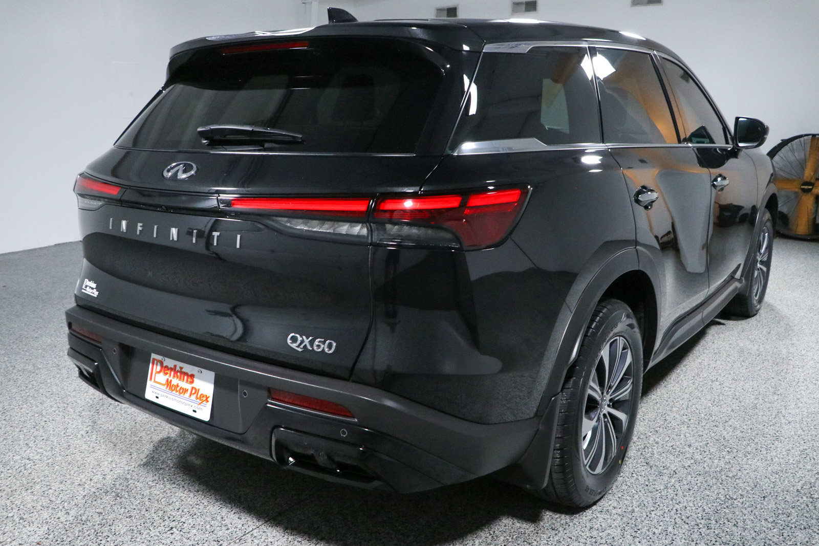 Used 2023 INFINITI QX60 Pure FWD image 7