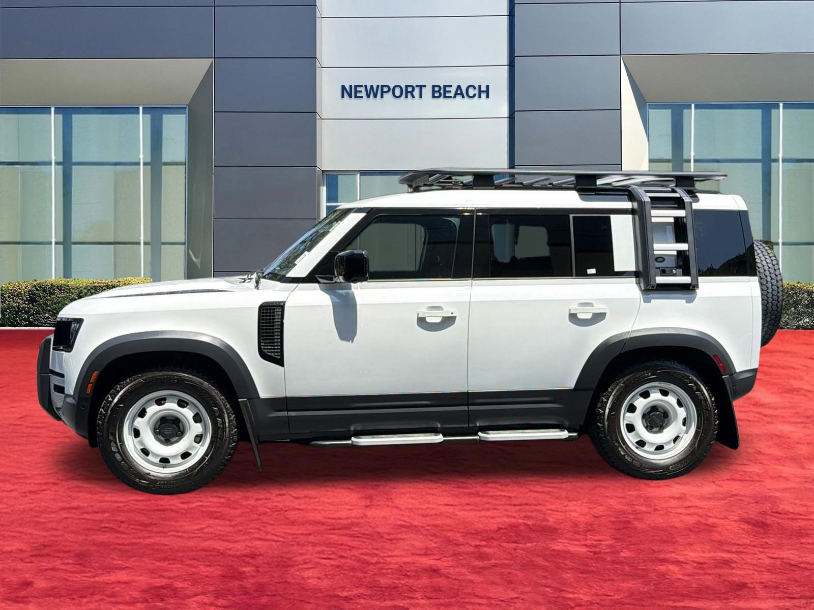 Used 2023 Land Rover Defender 110 S AWD/4WD image 2