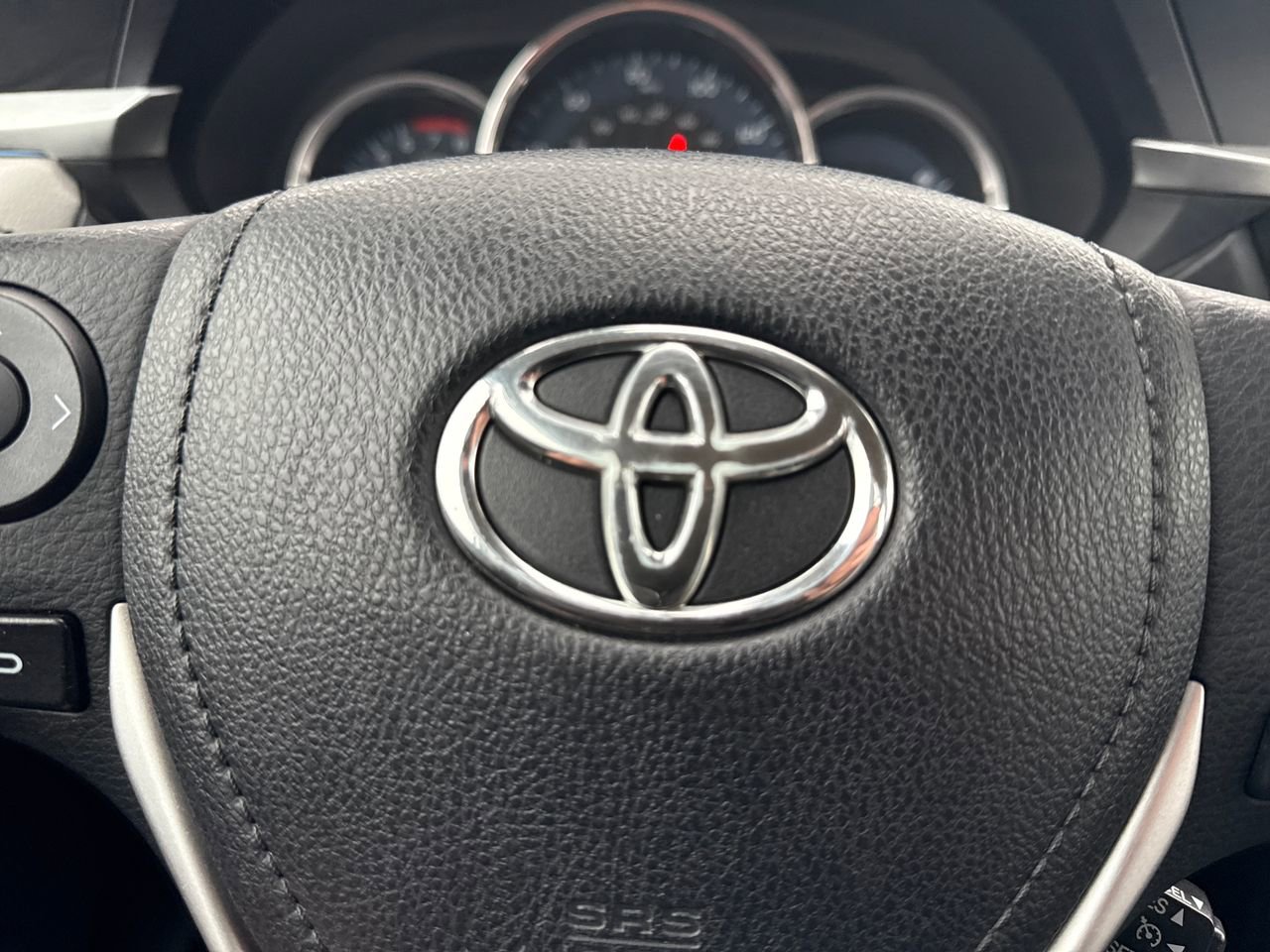 Used 2016 Toyota Corolla LE image 26