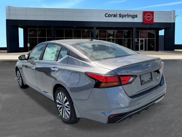 New 2025 Nissan Altima 2.5 SV image 3
