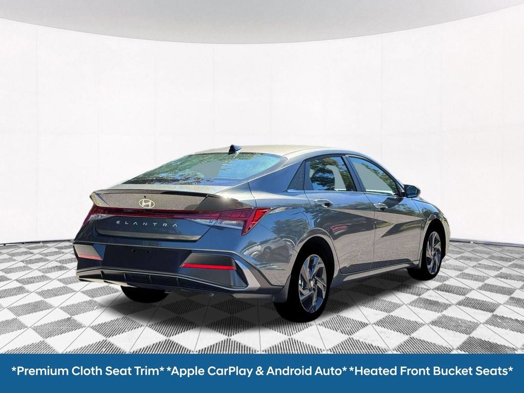 New 2026 Hyundai Elantra SEL Sport Premium FWD image 11