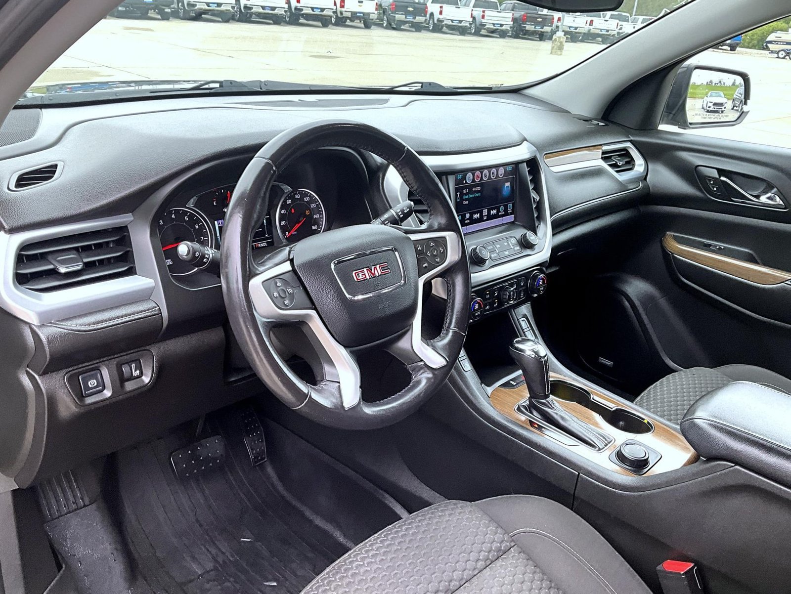 Used 2017 GMC Acadia SLE FWD image 11