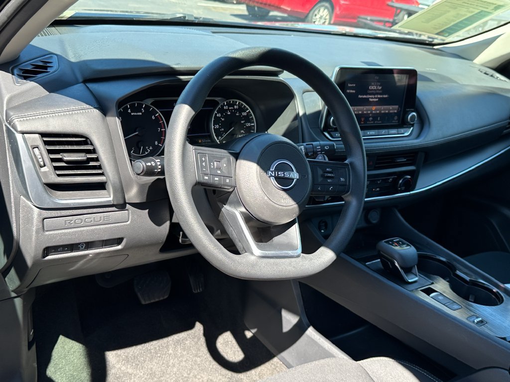 Used 2024 Nissan Rogue S FWD image 19