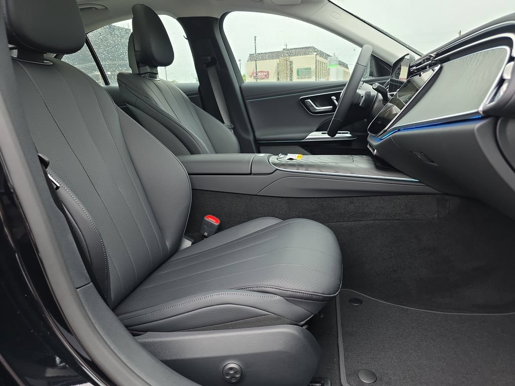 New 2026 Mercedes-Benz E 350 4MATIC Sedan image 16