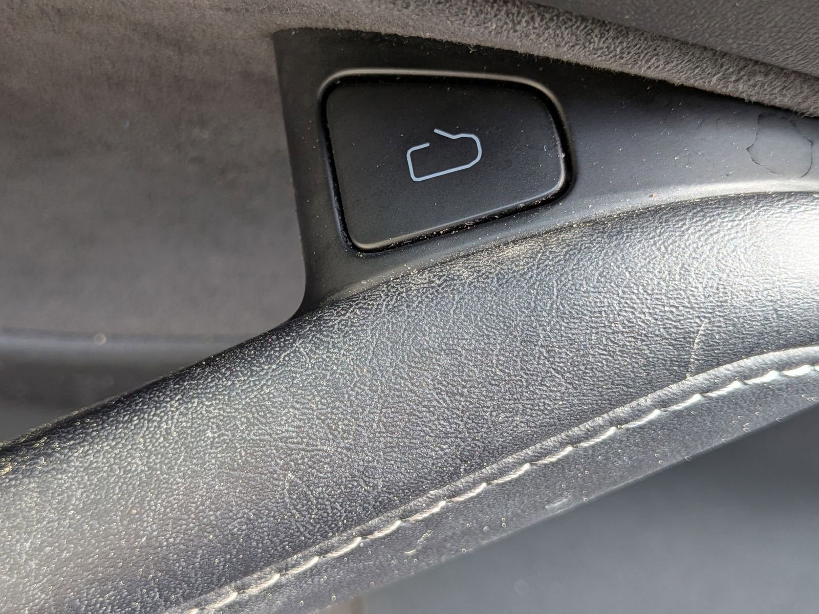 Used 2023 Tesla Model 3 Standard Range image 13