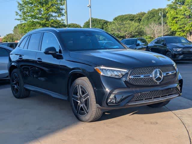 Used 2026 Mercedes-Benz GLC 300 image 3