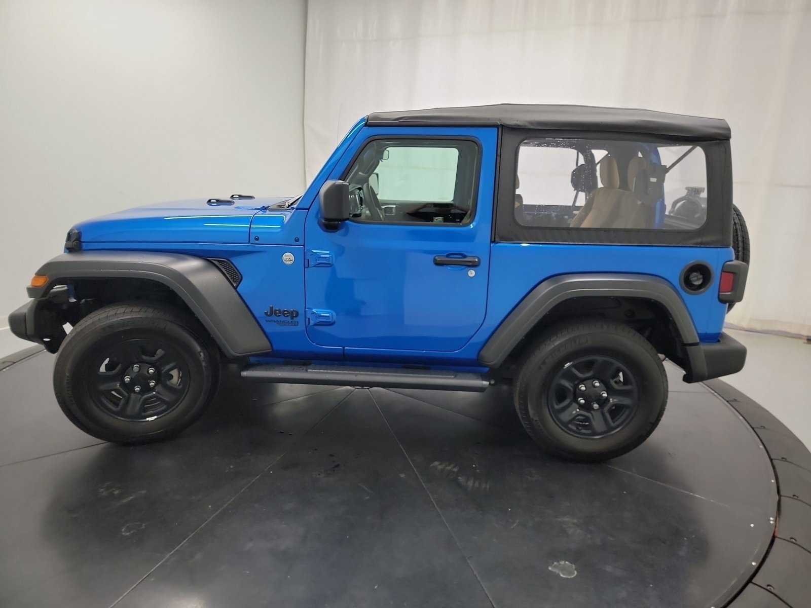 Used 2021 Jeep Wrangler Sport image 4