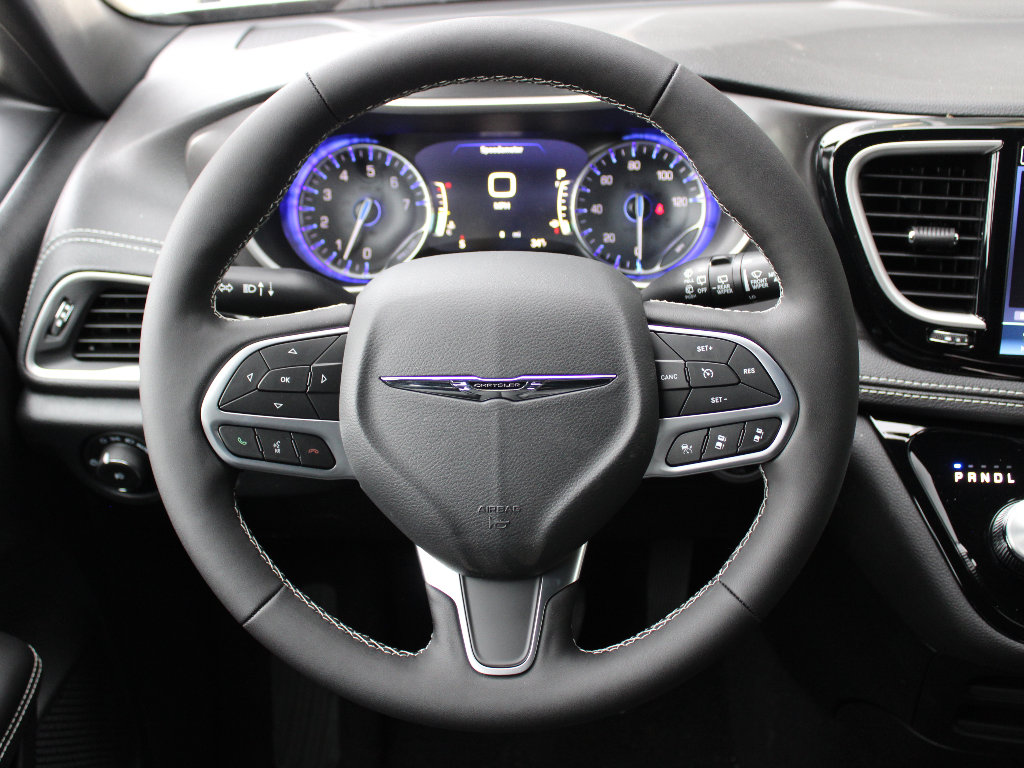 New 2026 Chrysler Pacifica Select image 18