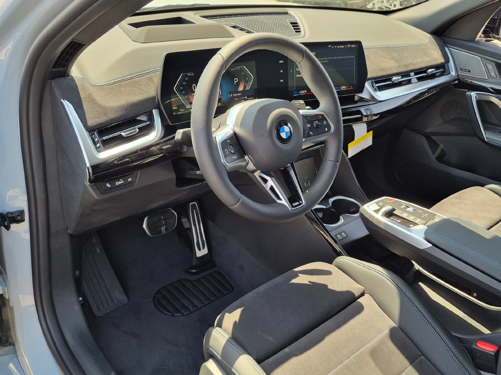 New 2026 BMW X2 xDrive28i w/ Technology Package AWD/4WD image 8