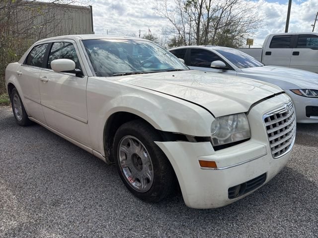 Used 2005 Chrysler 300 Touring RWD image 8