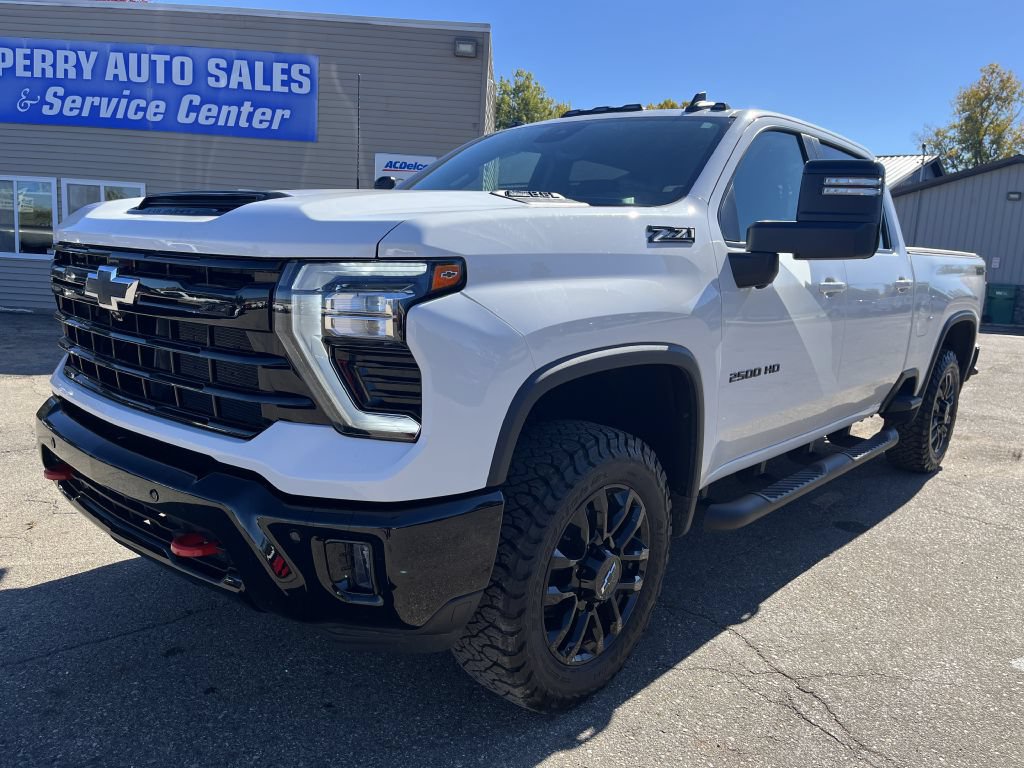 Used 2025 Chevrolet Silverado 2500 LT w/ Trail Boss Package AWD/4WD image 2