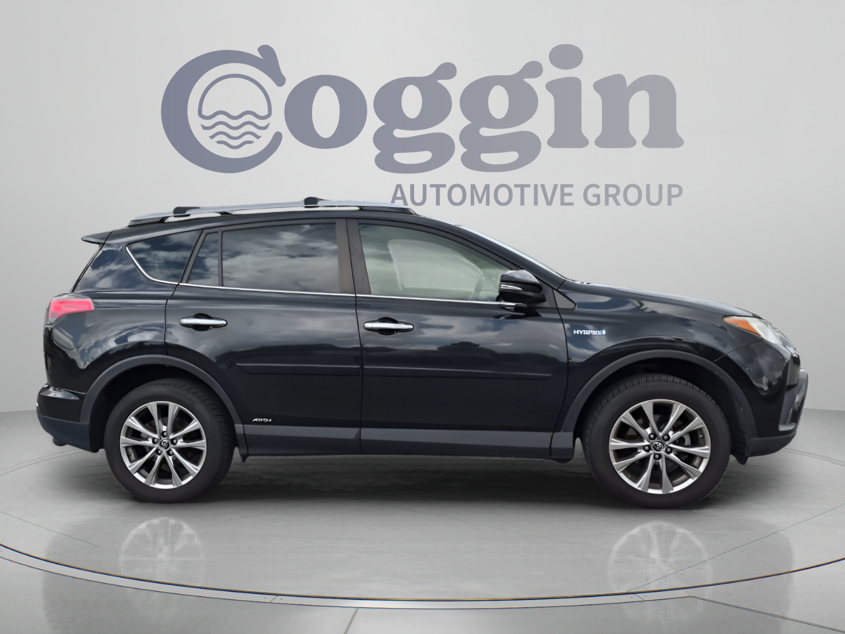 Used 2017 Toyota RAV4 Limited w/ Advanced Technology Package AWD/4WD image 6