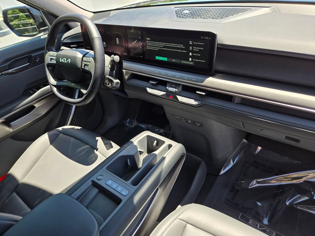 Certified 2024 Kia EV9 Light Long Range RWD image 11