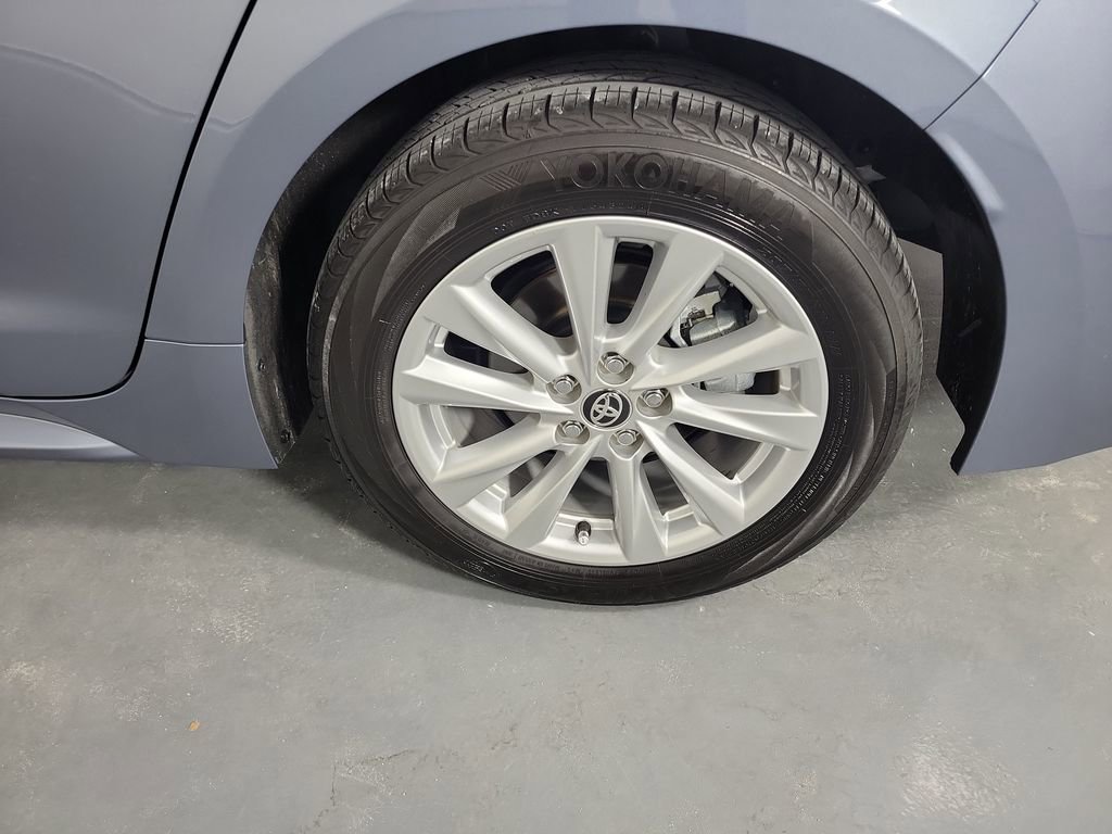 Certified 2025 Toyota Corolla XLE FWD image 30