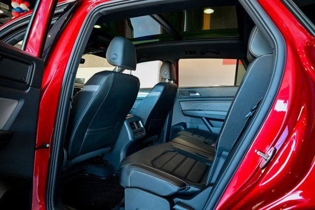 Used 2022 Volkswagen Atlas Cross Sport SEL Premium R-Line image 20