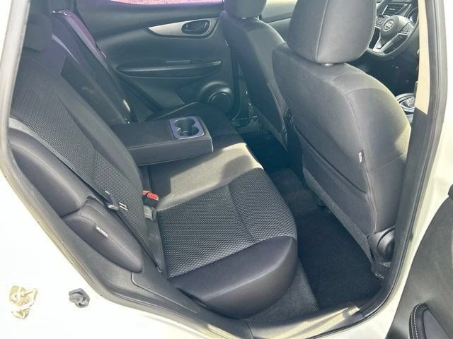 Used 2022 Nissan Rogue Sport S FWD image 48
