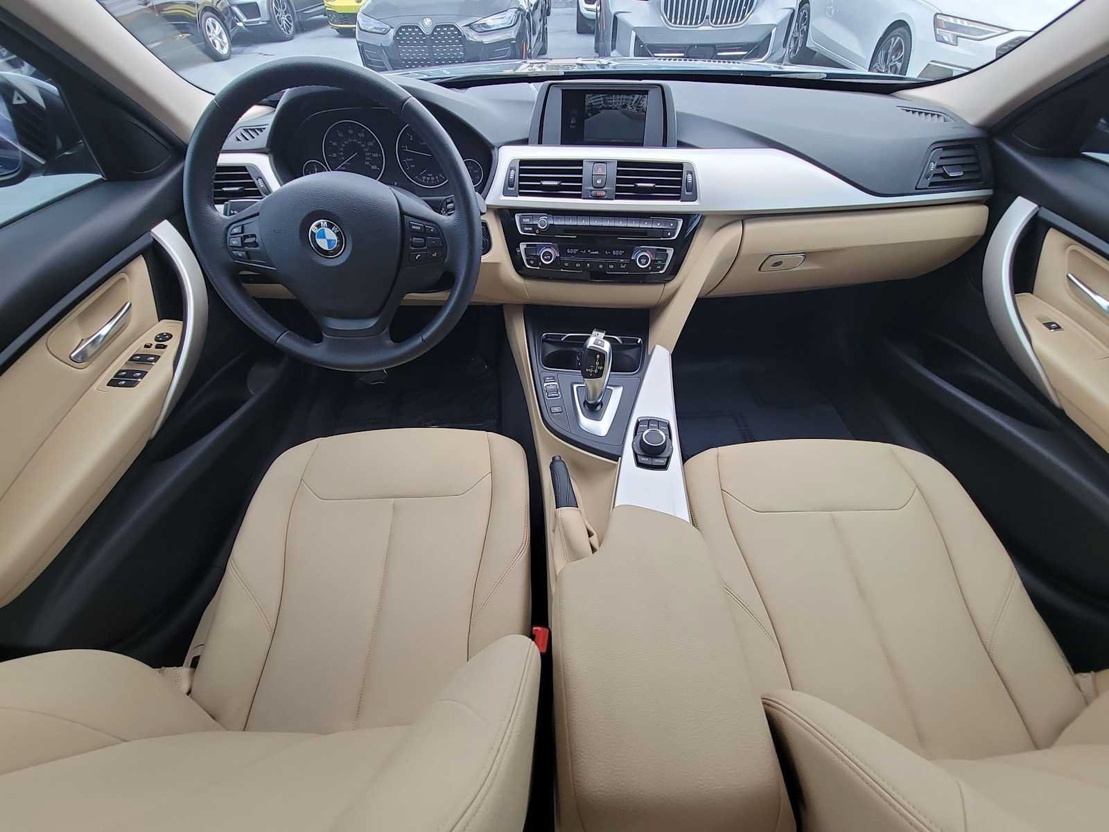 Used 2018 BMW 320i Sedan RWD image 13