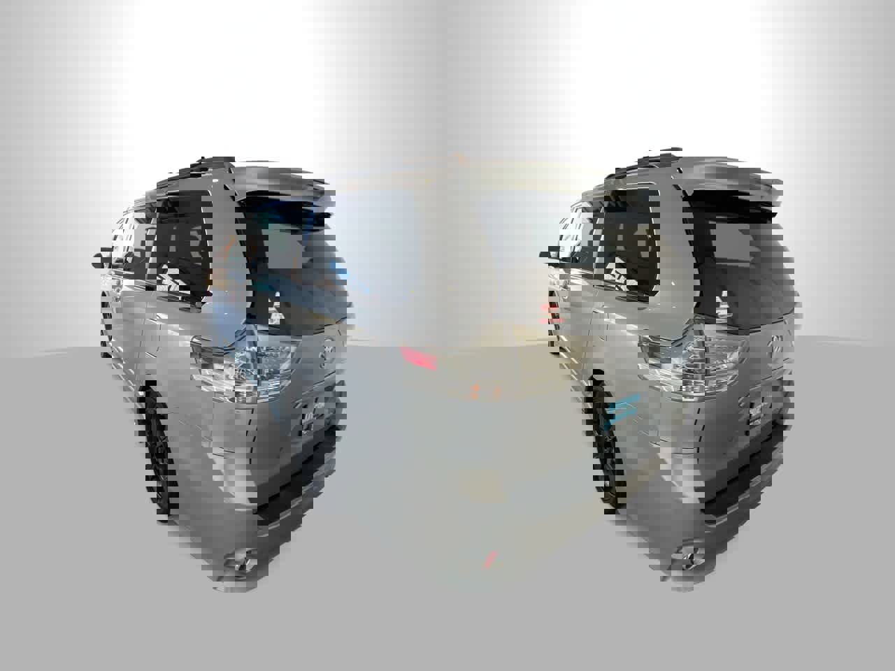 Used 2012 Toyota Sienna SE image 6