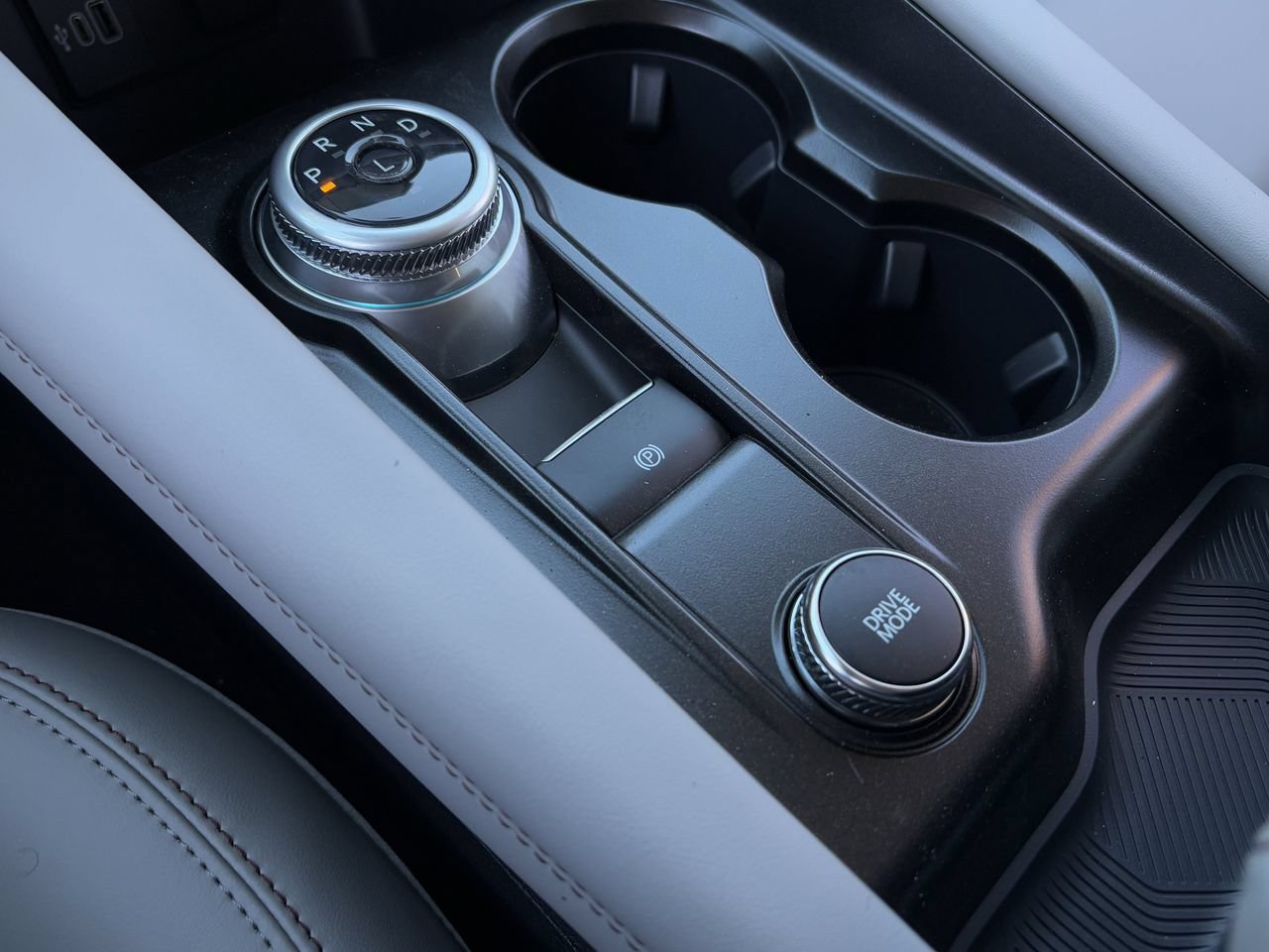 New 2026 Ford Explorer Active w/ Active Comfort Package RWD image 17