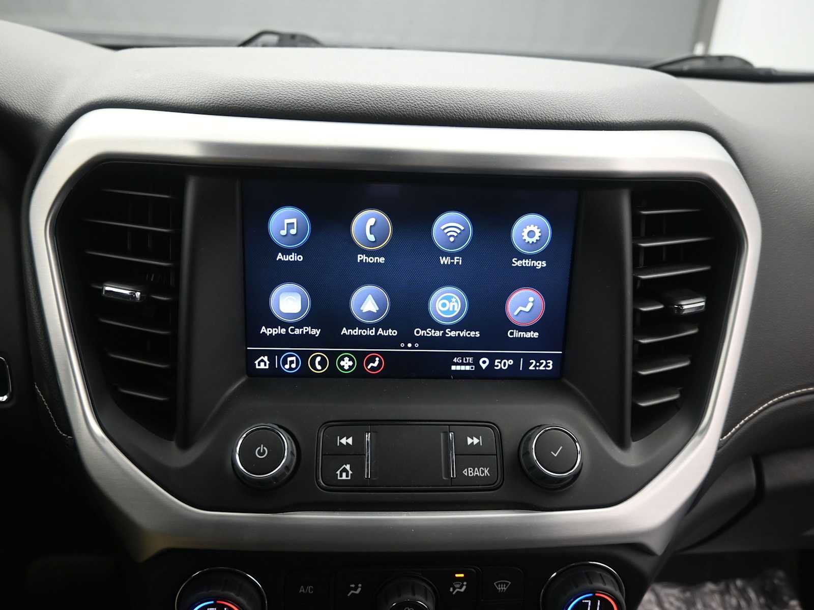 Used 2023 GMC Acadia SLE image 15