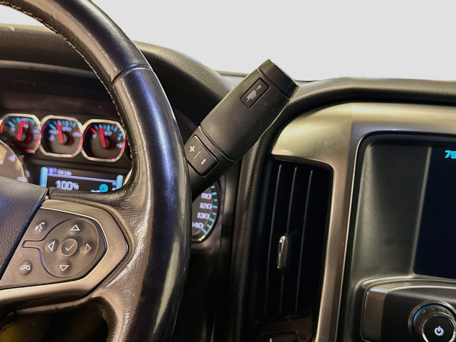 Used 2018 Chevrolet Silverado 1500 LT w/ All Star Edition AWD/4WD image 17