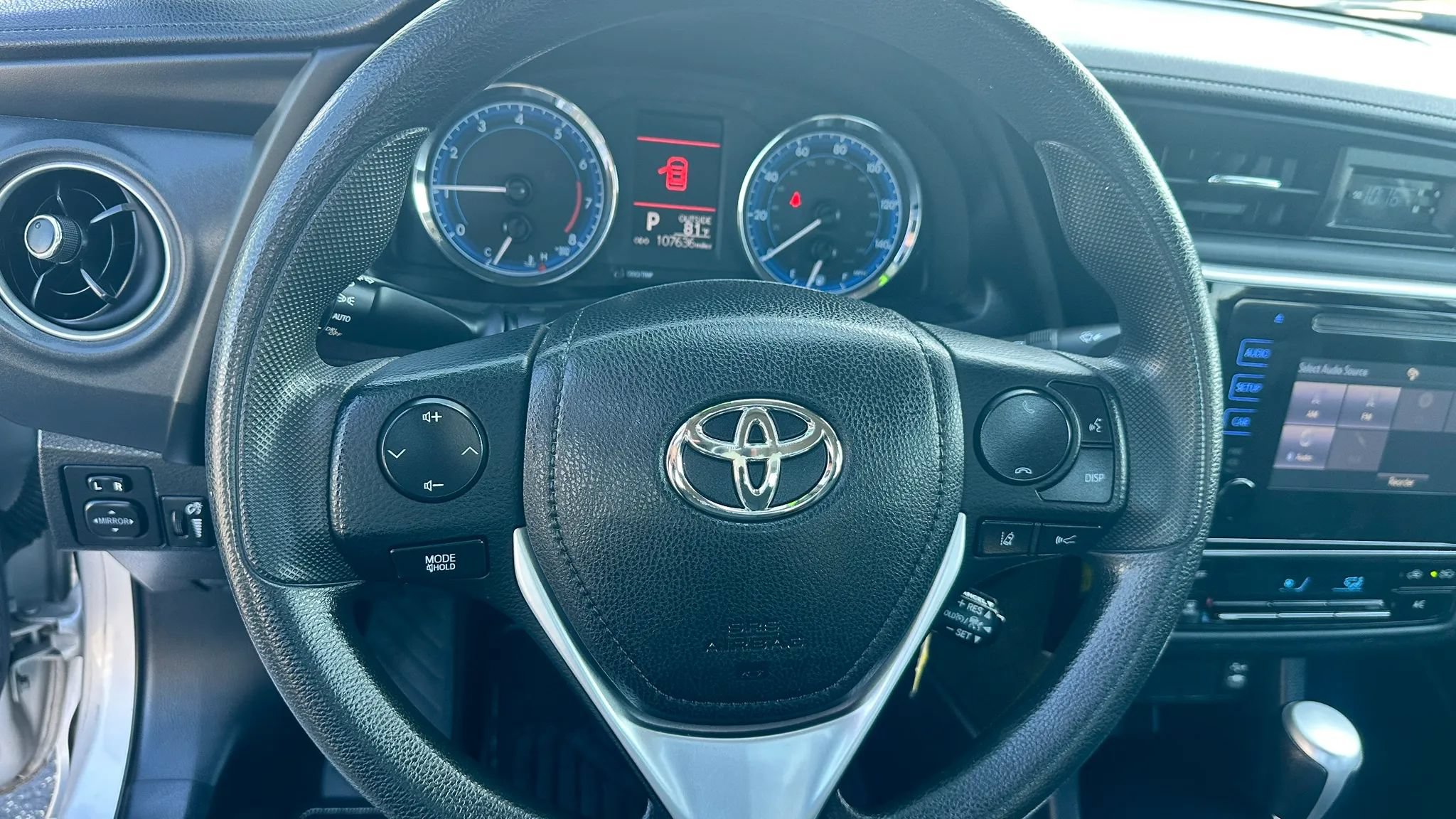 Used 2017 Toyota Corolla LE w/ Carpet Mat Package (TMS) FWD image 14