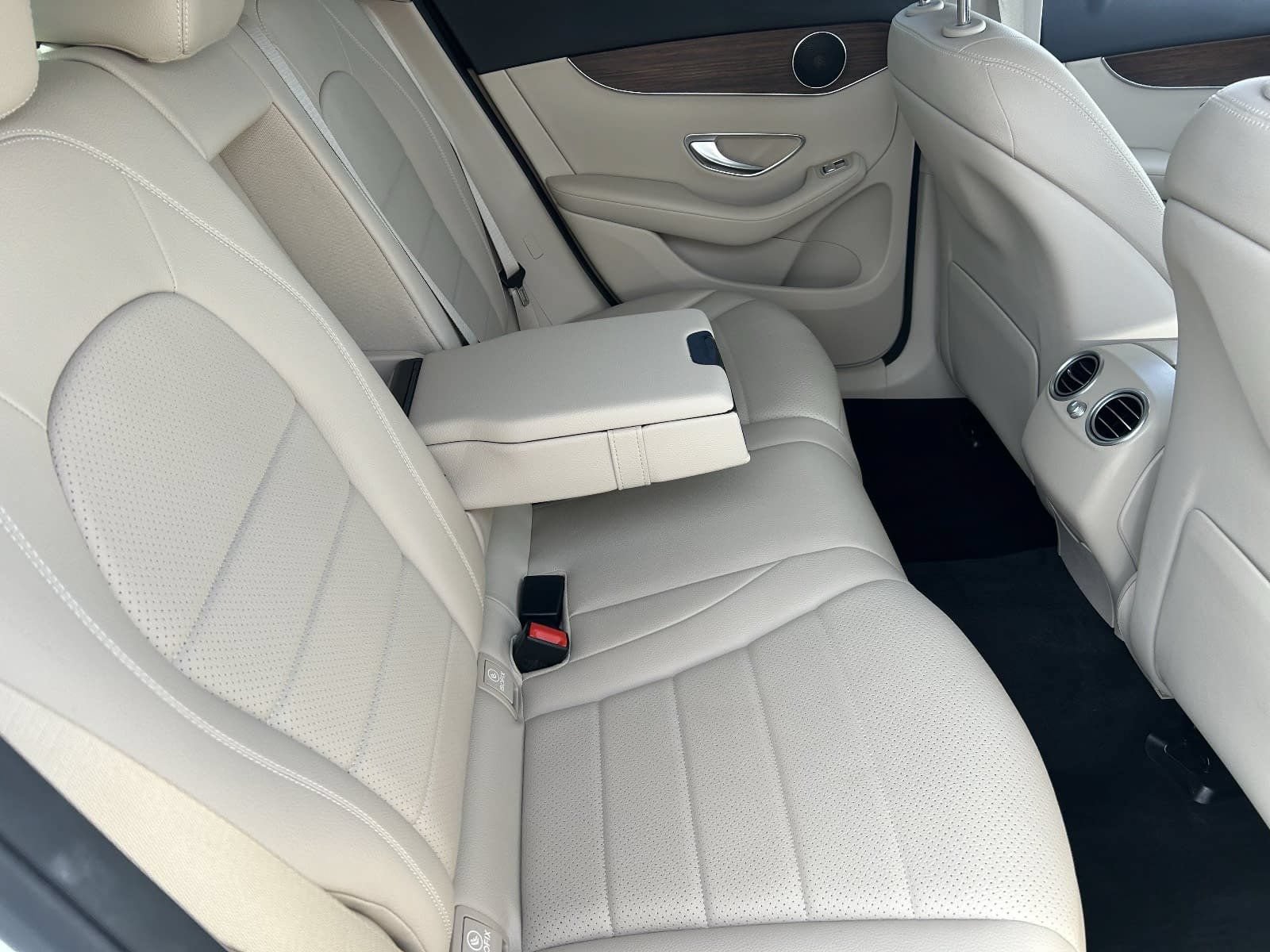 Used 2021 Mercedes-Benz GLC 300 image 16