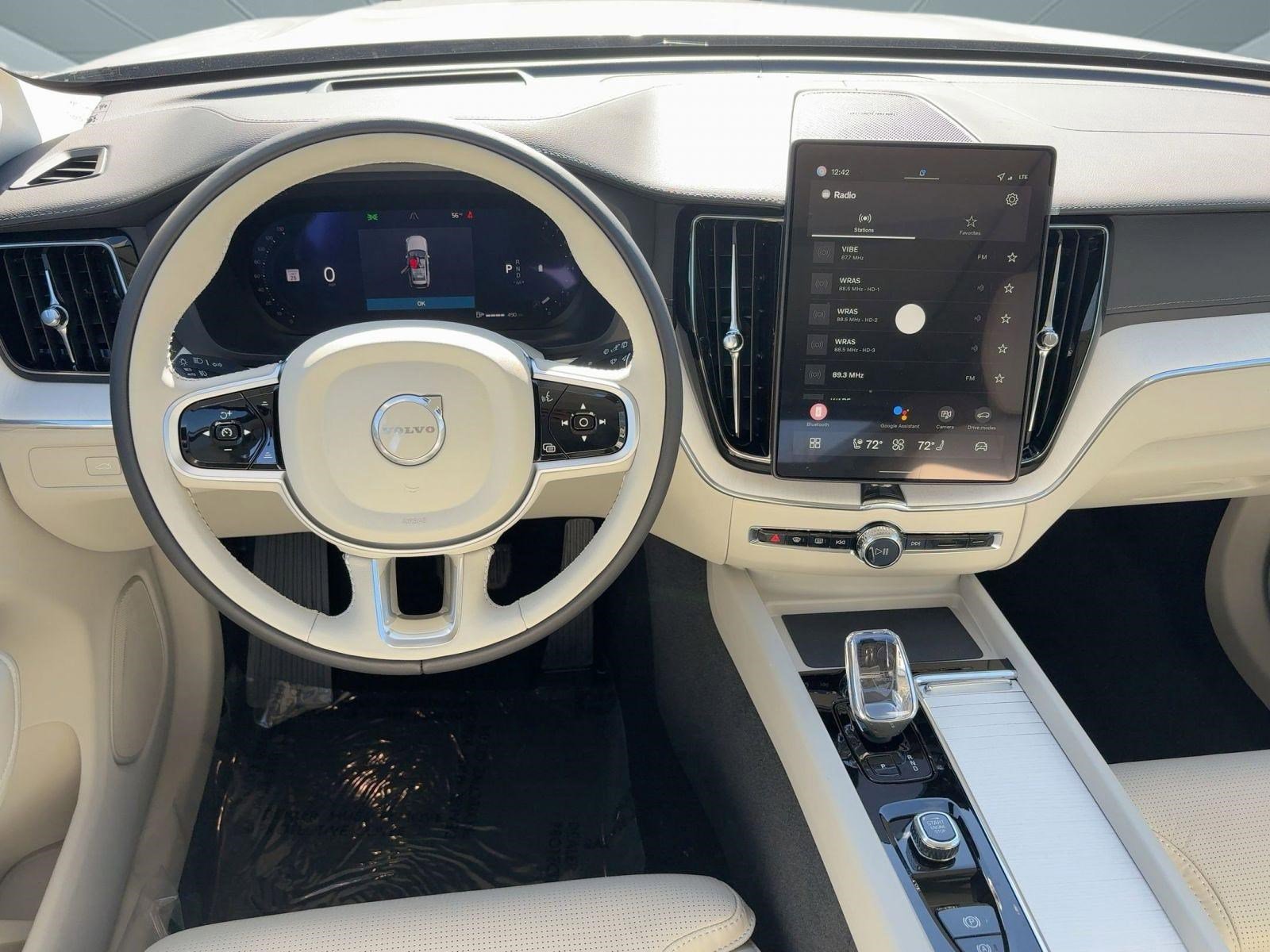 New 2026 Volvo XC60 B5 Ultra w/ Climate Package image 26