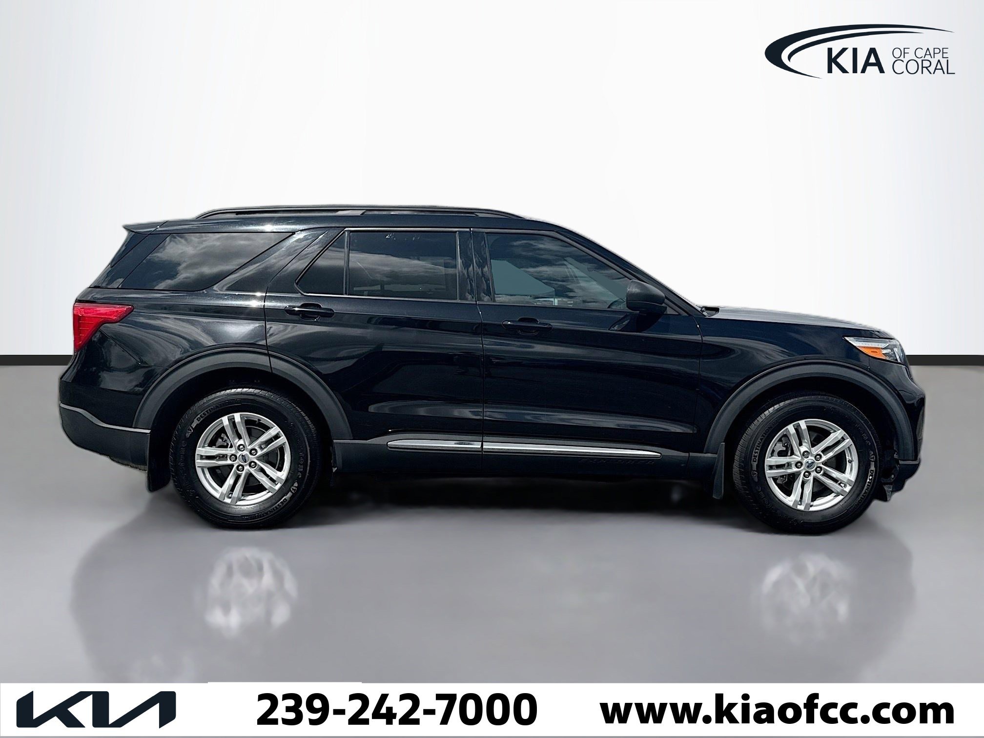 Used 2022 Ford Explorer XLT image 6