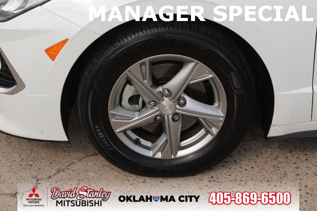 Used 2022 Hyundai Sonata SE w/ Preferred Accessory Package image 2