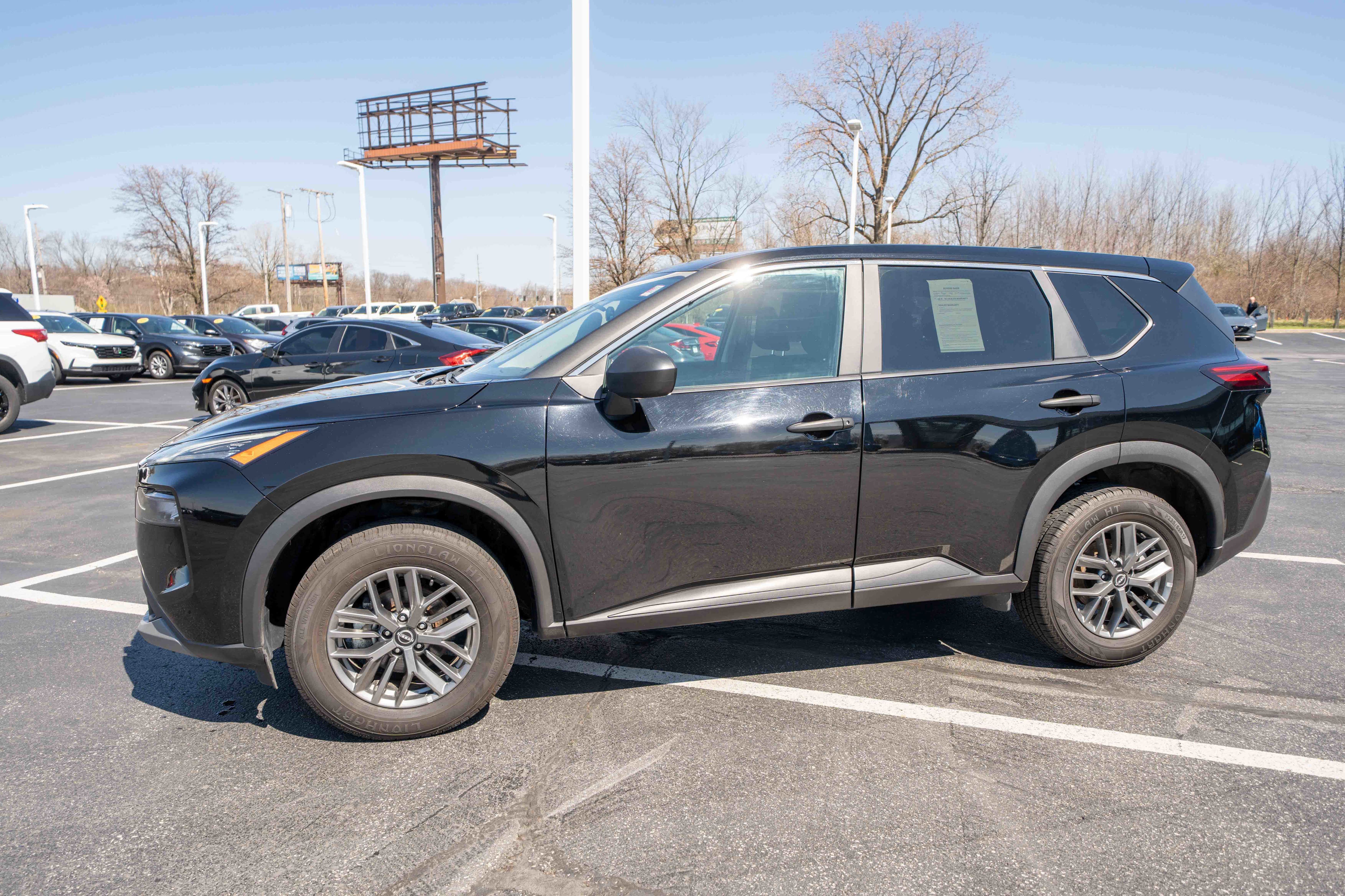 Used 2023 Nissan Rogue S FWD image 3