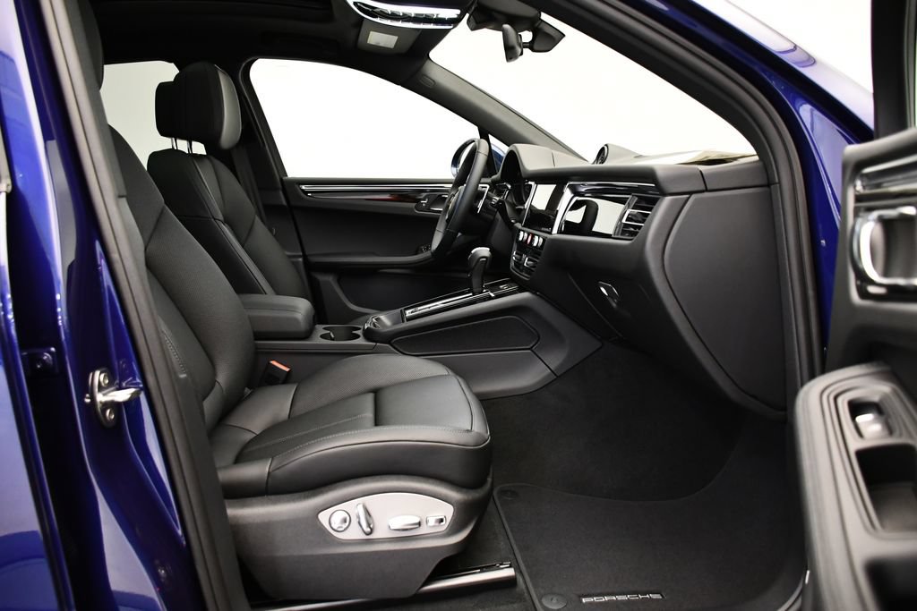 Certified 2026 Porsche Macan AWD/4WD image 50