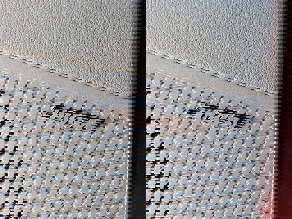 Used 2025 Hyundai Elantra Limited image 23