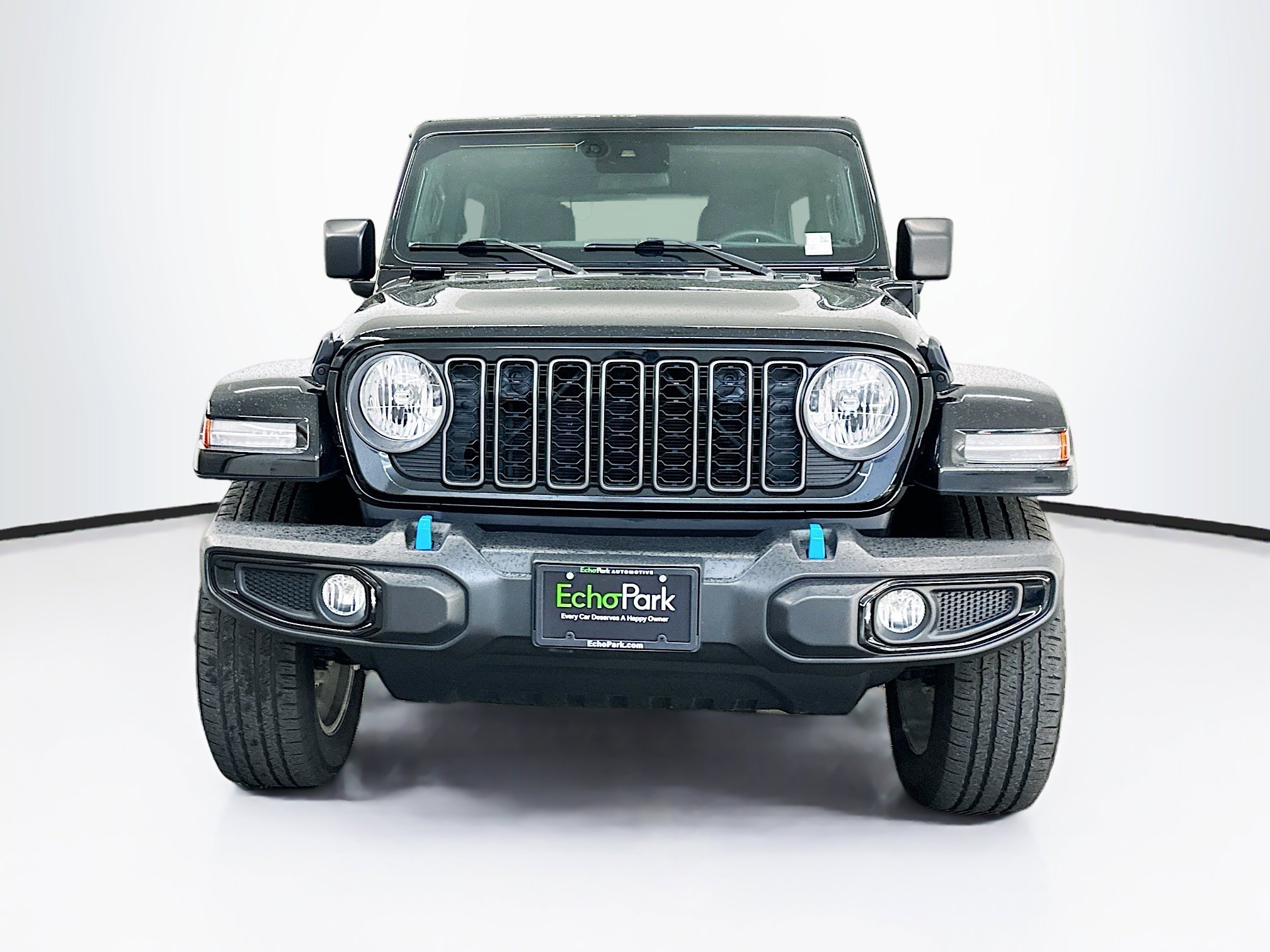 Used 2024 Jeep Wrangler Unlimited w/ Convenience Group AWD/4WD image 2