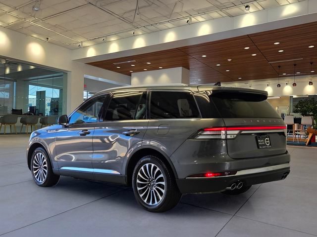 Used 2023 Lincoln Aviator Reserve AWD/4WD image 3