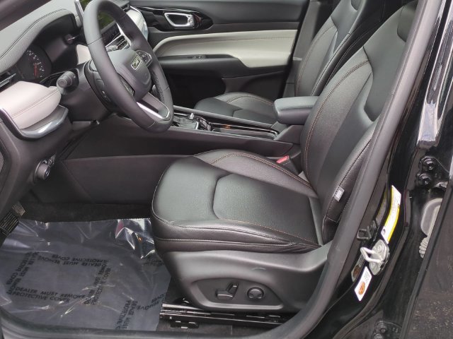 Used 2024 Jeep Compass Limited AWD/4WD image 12