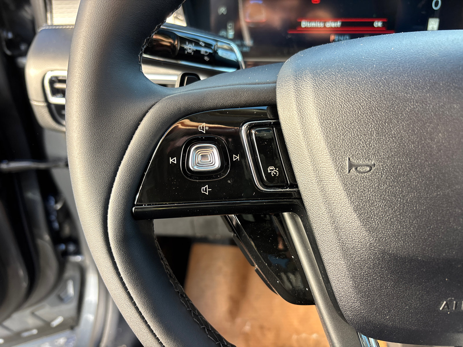 New 2026 Lincoln Corsair Premiere image 17