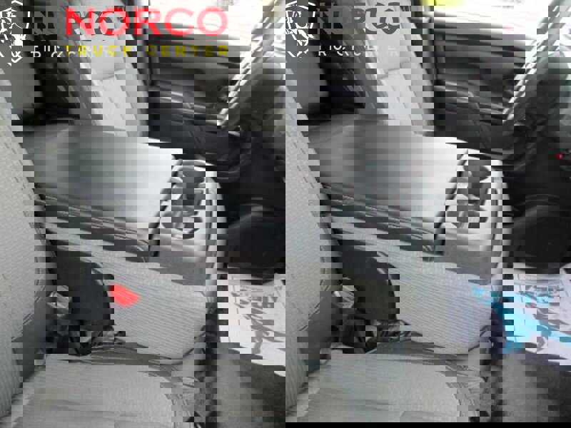 Used 2017 Nissan Titan S image 14