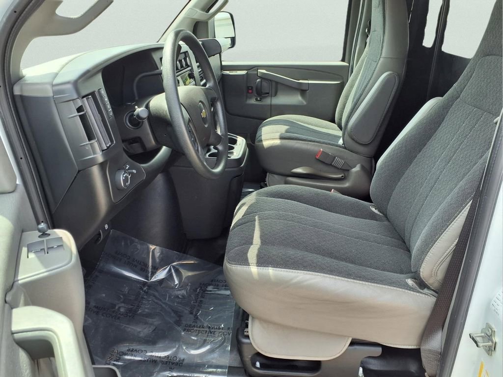 Used 2024 Chevrolet Express 2500 w/ Driver Convenience Package RWD image 20