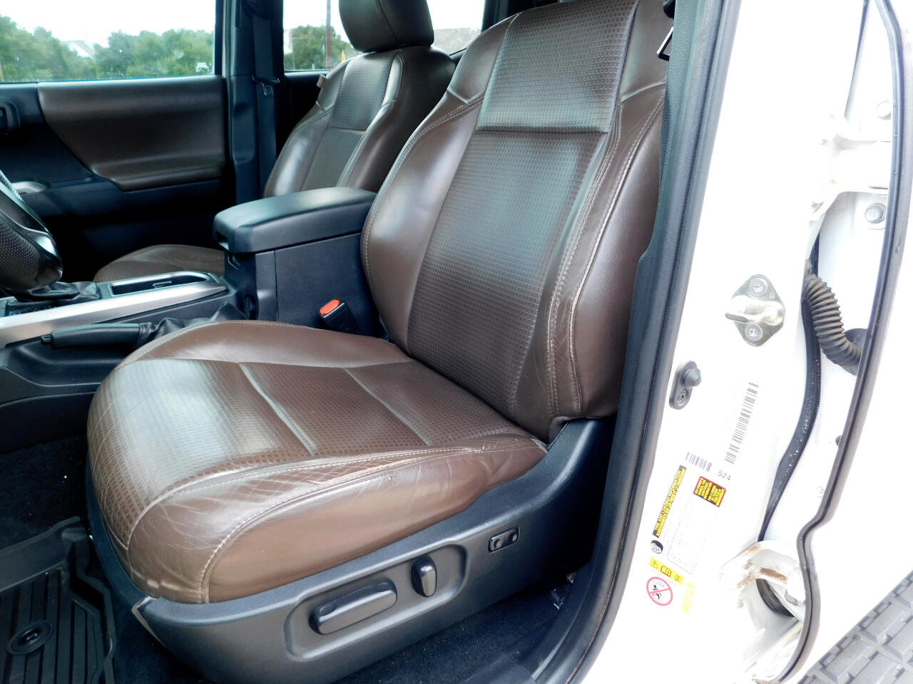 Used 2020 Toyota Tacoma Limited image 16