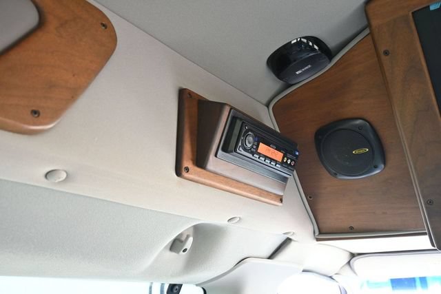 Used 2009 Ford E-150 and Econoline 150 Wagon RWD image 28