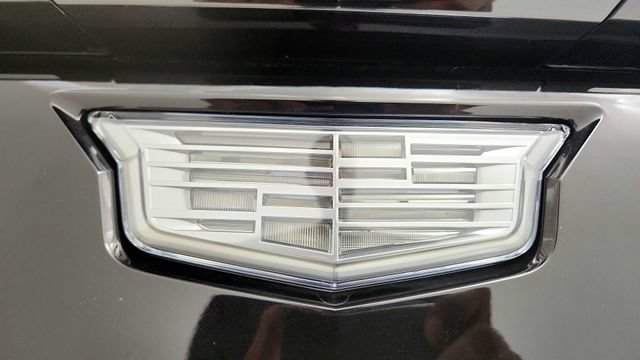 Used 2025 Cadillac Lyriq Luxury AWD/4WD image 34