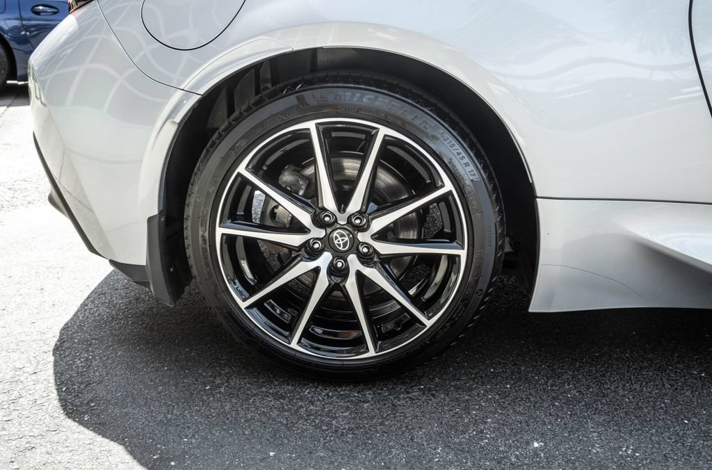 Used 2025 Toyota GR86 RWD image 26