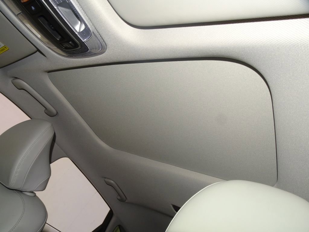 Used 2024 Hyundai Kona Limited image 11