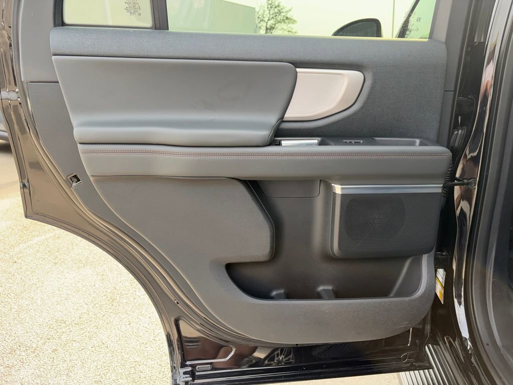 Used 2025 Ford Expedition Active AWD/4WD image 27