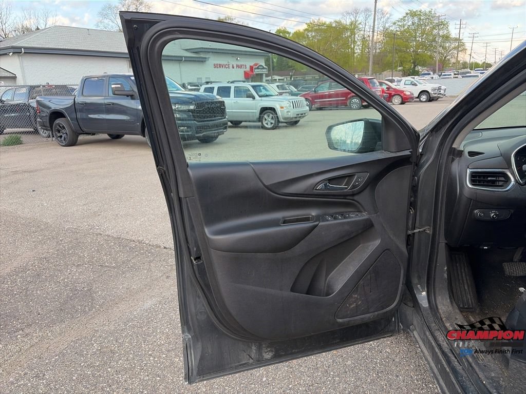 Used 2018 Chevrolet Equinox LT FWD image 14